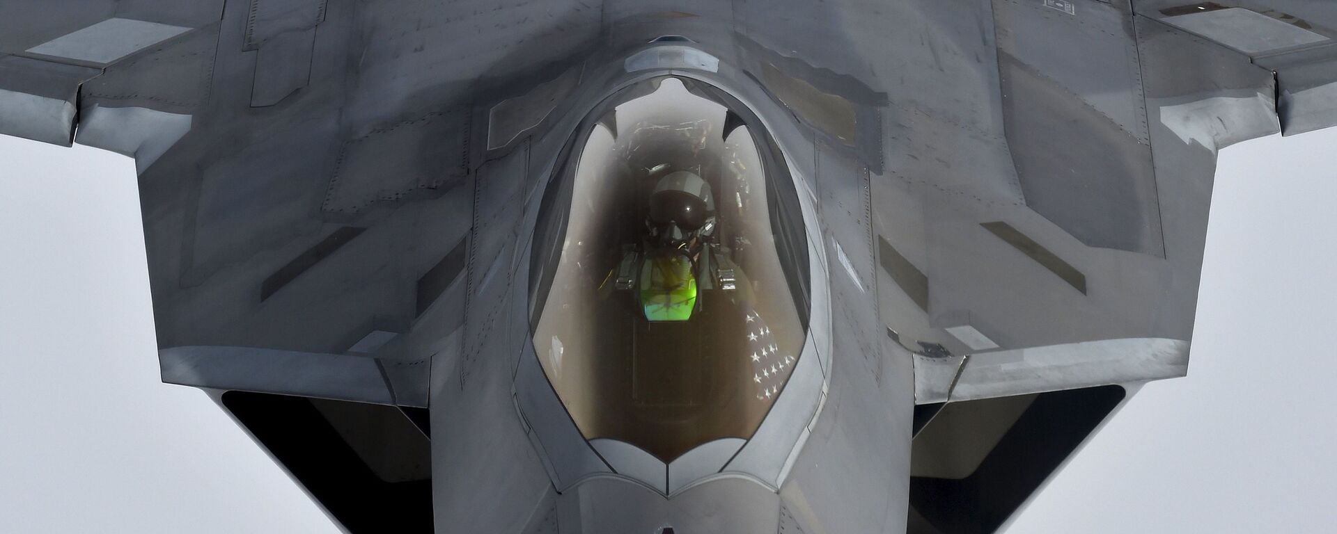 Chiến đấu cơ F-22 Raptor  của Mỹ tiến hành tiếp nhiên liệu trên không trung - Sputnik Việt Nam, 1920, 03.06.2019