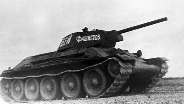 Xe tăng Xô-viết T-34 được công nhận là xe tăng hạng trung tốt nhất của Thế chiến II. Trong ảnh - T-34 thế hệ đầu tiên, với pháo nòng ngắn cỡ nòng 76 mm. - Sputnik Việt Nam