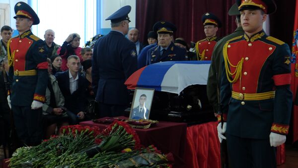 Anh hùng Nga Alexander Prokhorenko đã được mai táng tại làng Gorodki tỉnh Orenburg - Sputnik Việt Nam