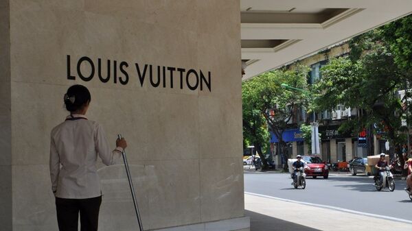 Một cửa hàng Louis Vuitton tại Việt Nam - Sputnik Việt Nam
