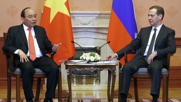 Thủ tướng Nga Dmitry Medvedev gặp với Thủ tướng Việt Nam Nguyễn Xuân Phúc - Sputnik Việt Nam