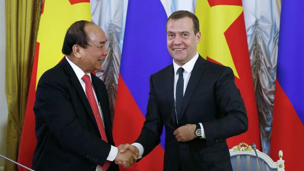 Thủ tướng LB Nga Dmitry Medvedev  gặp với Thủ tướng Việt Nam Nguyễn Xuân Phúc - Sputnik Việt Nam