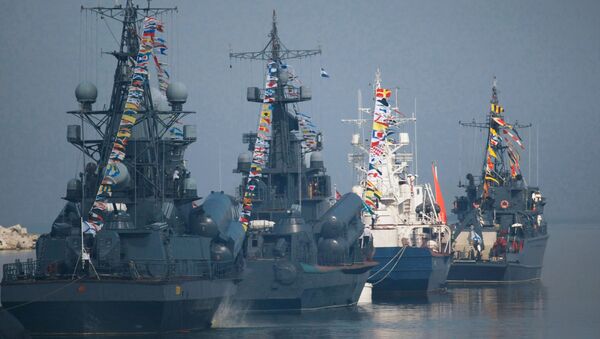 Tàu Hạm đội Baltic tham gia cuộc diễn tập hải quân nhân ngày Hải quân ở Baltiysk - Sputnik Việt Nam