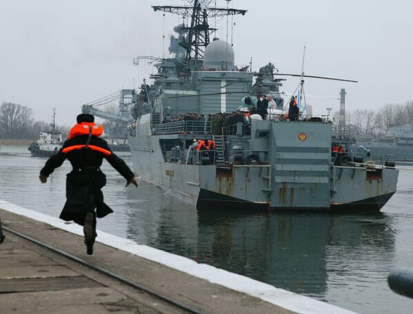 Tàu tuần tra  Neustrashimyi  Hạm đội Baltic trở về từ chuyến đi dài - Sputnik Việt Nam