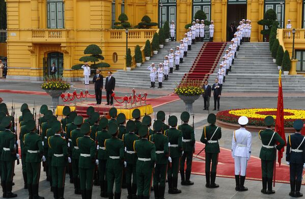 Chủ tịch Việt Nam Trần Đại Quang và Tổng thống Mỹ Barack Obama tại Hà Nội - Sputnik Việt Nam
