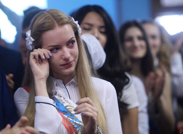Học sinh Moskva trong ngày hội “Tiếng chuông cuối cùng” - Sputnik Việt Nam
