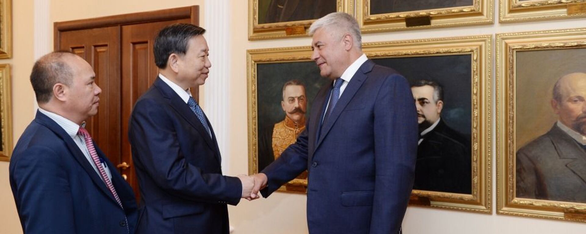 Người đứng đầu Bộ Nội vụ Nga, ông Vladimir Kolokoltsev đã gặp nhà lãnh đạo Bộ Công an của nước CHXHCN Việt Nam, Bộ trưởng Tô Lâm - Sputnik Việt Nam, 1920, 06.05.2022