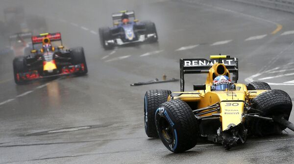 Tai nạn của Jolyon Palmer trong cuộc đua Công thức 1 tại Monaco - Sputnik Việt Nam