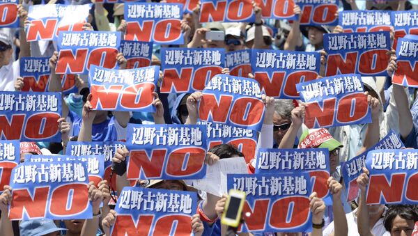 Những người phản đối xây dựng căn cứ Mỹ ở Okinawa - Sputnik Việt Nam