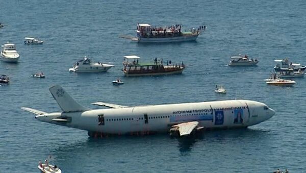 Nhấn chìm máy bay chở khách xuống biển tại khu nghỉ dưỡng - Sputnik Việt Nam