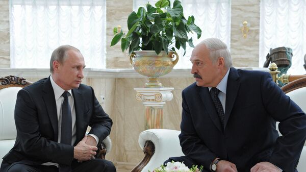 Tổng thống Nga Vladimir Putin với người đứng đầu Belarus Alexandr Lukashenko - Sputnik Việt Nam