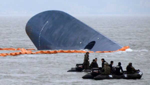 Phà Sewol gặp nạn ở vùng biển phía tây nam Hàn Quốc vào ngày 16 tháng 4 năm 2014 - Sputnik Việt Nam