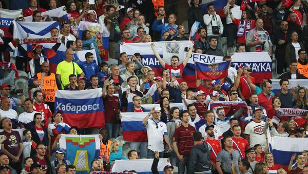 Các fan Nga tại trận đấu Nga - Slovakia - Sputnik Việt Nam