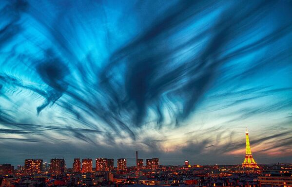 Trời mây hoàng hôn ở  Paris, Pháp - Sputnik Việt Nam