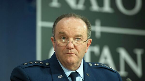 Cựu tổng tư lệnh các lực lượng liên quân ở châu Âu tướng Mỹ Philip Breedlove - Sputnik Việt Nam
