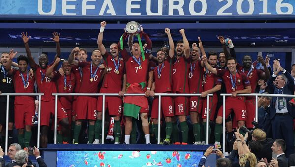 Niềm vui và nước mắt chung kết Giải vô địch bóng đá châu Âu 2016 - Sputnik Việt Nam