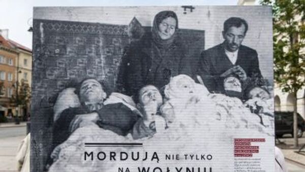 Ảnh vụ thảm sát Volyn trên đường phố Warszawa - Sputnik Việt Nam