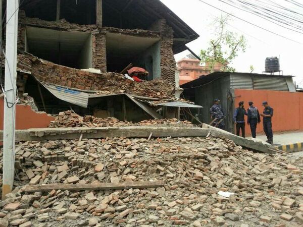 Ngôi nhà bị thiệt hại ở Nepal - Sputnik Việt Nam