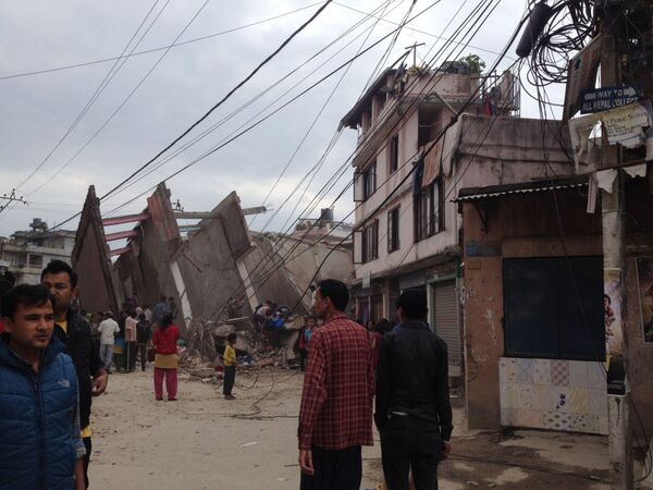 Ngôi nhà bị thiệt hại ở Nepal - Sputnik Việt Nam