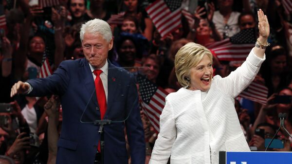 Bill và Hillary Clinton - Sputnik Việt Nam