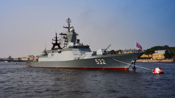 Chiến hạm “Boiky”  trong vùng nước sông Neva, chuẩn bị để 31 tháng Bảy tham gia cuộc diễu hành kỷ niệm Ngày Hải quân Nga. - Sputnik Việt Nam