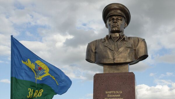 Khánh thành tượng đài vị chỉ huy quân sự Liên Xô Vasily Margelov ở Donetsk - Sputnik Việt Nam