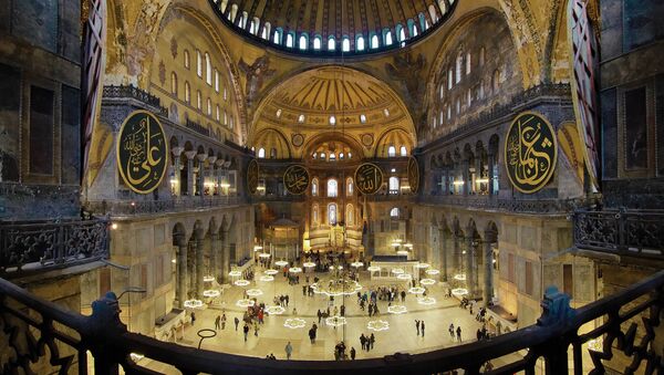Bên trong Nhà thờ Sophia (Hagia Sophia) ở Istanbul, Thổ Nhĩ Kỳ  - Sputnik Việt Nam