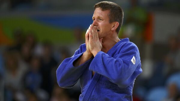 VĐV judo Bỉ Dirk van Tihelt, giành vị trí thứ ba trong hạng mục 73 kg ở Thế vận hội Olympic tại Rio - Sputnik Việt Nam