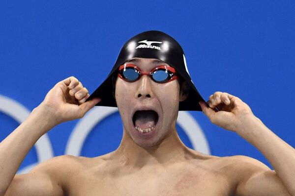 Kình ngư Nhật Bản Kosuke Hagino trước cuộc thi bơi tiếp sức nam 4x200 m tự do tại Thế vận hội mùa hè XXXI - Sputnik Việt Nam