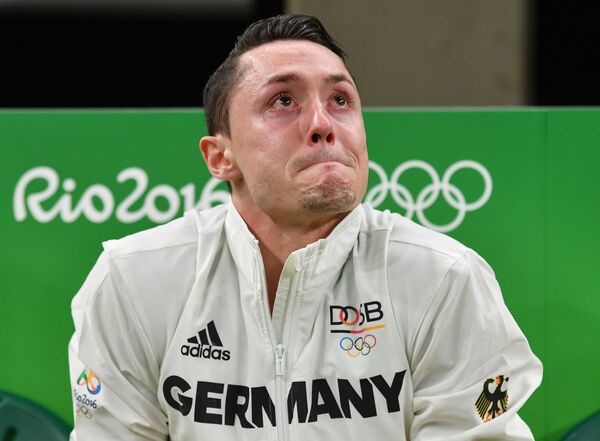 VĐV thể dục dụng cụ Đức Andreas Toba khóc tại Thế vận hội mùa hè XXXI - Sputnik Việt Nam