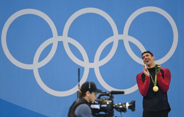 Kình ngư Michael Phelps giành huy chương vàng nội dung bơi bướm 200 m nam tại Thế vận hội mùa hè XXXI - Sputnik Việt Nam
