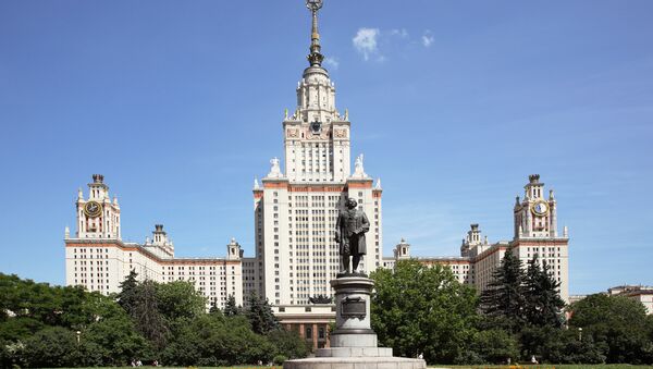 Tòa tháp Đại học Tổng hợp Quốc gia Matxcơva mang tên M.V. Lomonosov - Sputnik Việt Nam