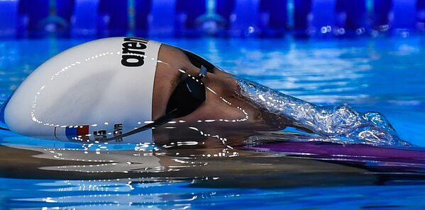 Anastasia Fesikova trong bán kết bơi ngửa cá nhân 100m nữ - Sputnik Việt Nam
