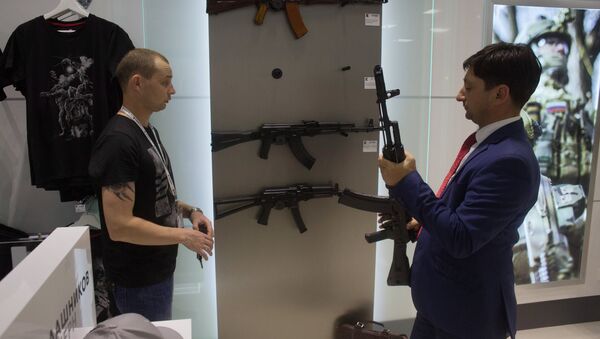 Sân bay quốc tế Sheremetyevo mở cửa hàng lưu niệm Kalashnikov - Sputnik Việt Nam