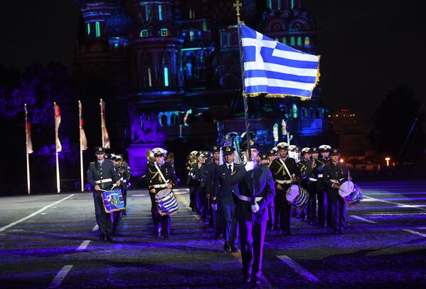 Đội quân nhạc Hy Lạp tại lễ khai mạc Liên hoan Quân nhạc Quốc tế Tháp Spasskaya - 2016 ở Matxcơva - Sputnik Việt Nam