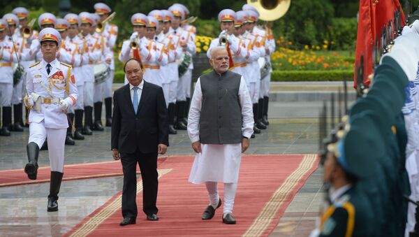 Thủ tướng Việt Nam Nguyễn Xuân Phúc tiếp Thủ tướng Ấn Độ Narendra Modi thăm Việt Nam - Sputnik Việt Nam