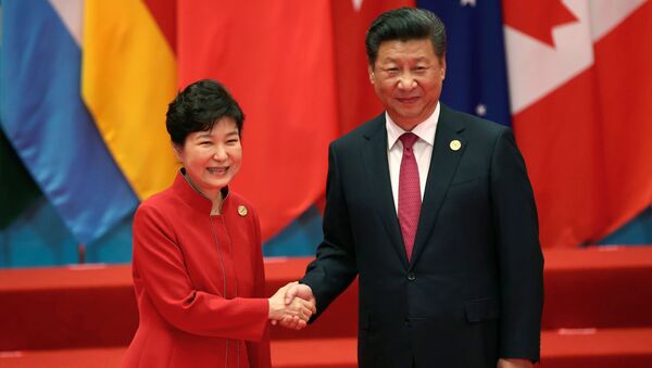 Chủ tịch Trung Quốc Tập Cận Bình và Tổng thống Hàn Quốc Park Geun-hye - Sputnik Việt Nam