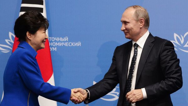 Park Geun-hye và Vladimir Putin - Sputnik Việt Nam