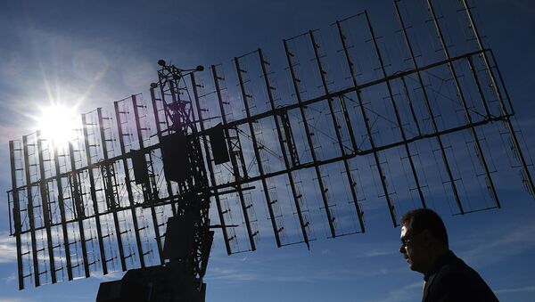 Dàn radar cơ động tích hợp ba chiều độ cao lớn và tầm trung đa ứng dụng Nebo-M” tại Diễn đàn quốc tế về kỹ thuật-quân sự  “Quân đội-2016” - Sputnik Việt Nam