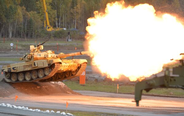 Xe tăng T-90A biểu diễn bắn tại lễ khai mạc triển lãm quốc tế lần thứ 10 Russia Arms Expo - Sputnik Việt Nam