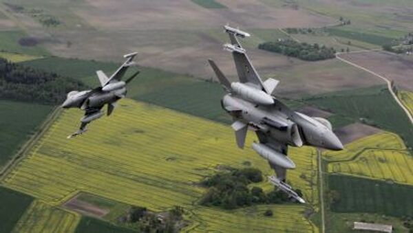 Máy bay chiến đấu F-16 Fighting Falcon. - Sputnik Việt Nam