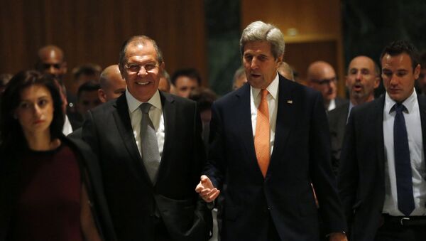 Bộ trưởng Ngoại giao Nga Sergey Lavrov và Ngoại trưởng Mỹ John Kerry - Sputnik Việt Nam