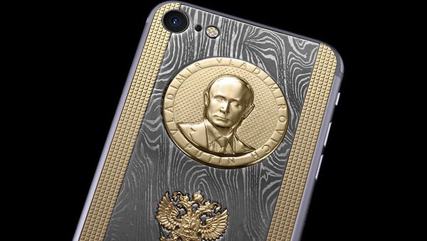 Công ty Caviar đã phát hành iPhone 7 số lượng giới hạn chỉ 64 chiếc với hình ảnh biểu tượng của Vladimir Putin - Sputnik Việt Nam