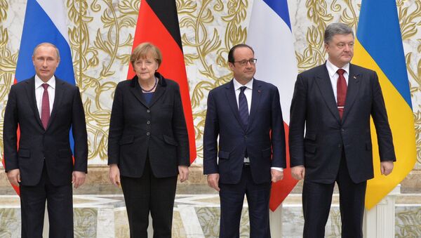 Tổng thống Nga Vladimir Putin, Tổng thống Pháp Francois Hollande, Thủ tướng Đức Angela Merkel và Tổng thống Ukraine Petro Poroshenko trong cuộc đàm phán tại Minsk - Sputnik Việt Nam