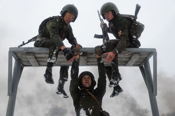 Quân nhân Cận vệ Quốc gia Nga sát hạch trình độ chuyên môn - Sputnik Việt Nam