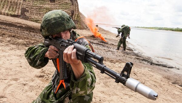 Всеармейское соревнование понтонно-переправочных подразделений инженерных войск Открытая вода - Sputnik Việt Nam