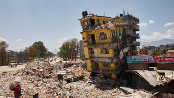 Người dân địa phương trên đường phố Kathmandu sau động đất - Sputnik Việt Nam