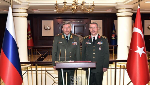 Valery Gerasimov và Hulusi Akar - Sputnik Việt Nam