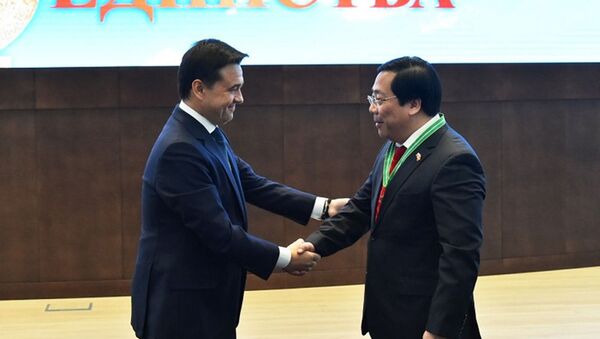 Đại sứ đặc mệnh toàn quyền của Việt Nam tại Nga Nguyễn Thanh Sơn đã được trao tặng Huân chương Thánh Sergi của Radonezh vì sự hợp tác hiệu quả trong lĩnh vực thương mại và hoạt động đầu tư nước ngoài vào tỉnh Moskva. - Sputnik Việt Nam