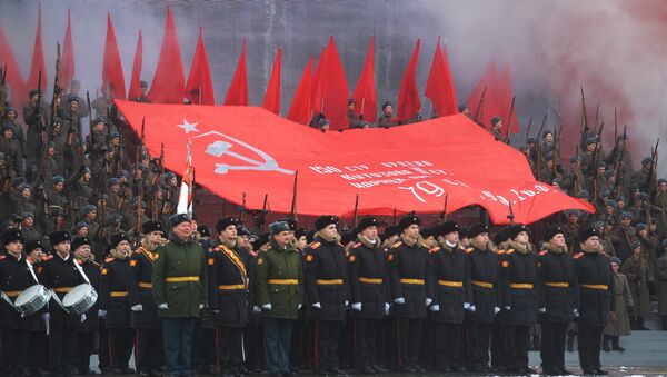 Diễu hành kỷ niệm 75 năm cuộc diễu binh trên Quảng trường Đỏ năm 1941 - Sputnik Việt Nam